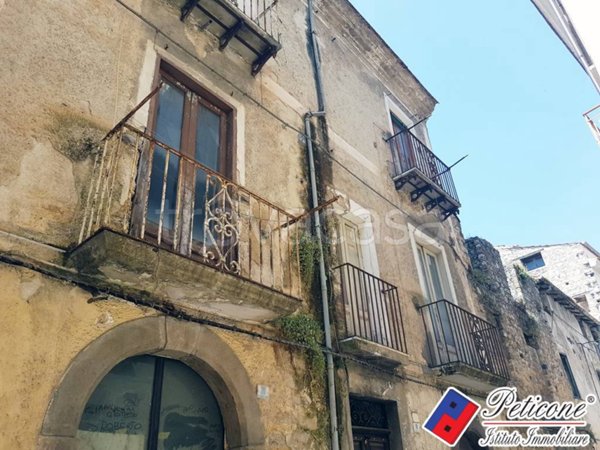 casa semindipendente in vendita a Fondi