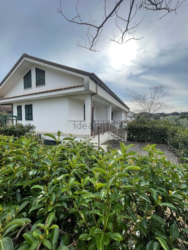 casa indipendente in vendita a Fondi