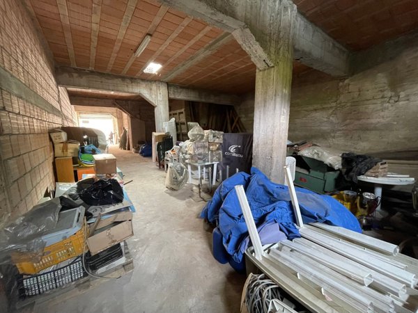 locale di sgombero in vendita a Fondi