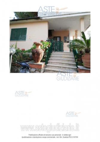 casa indipendente in vendita a Fondi