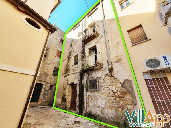 casa semindipendente in vendita a Fondi