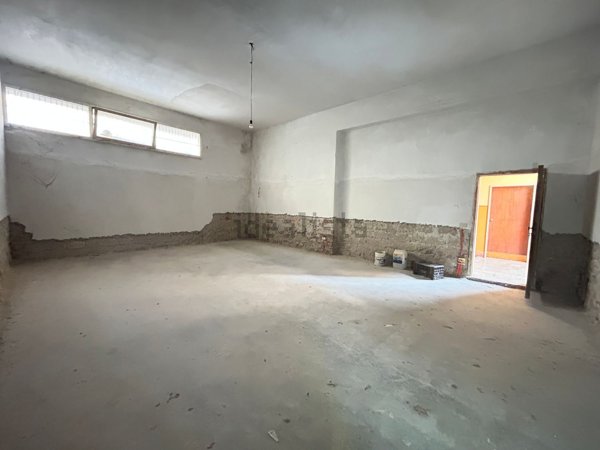 locale di sgombero in vendita a Fondi