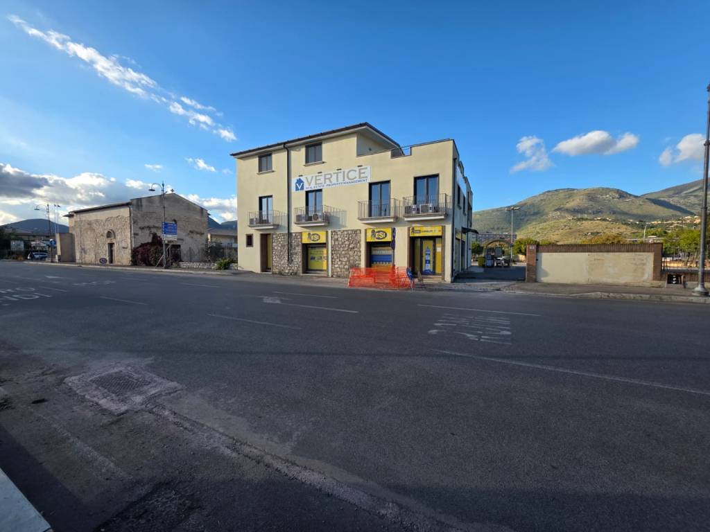 intera palazzina in vendita a Fondi