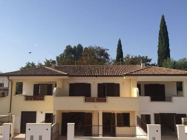 casa indipendente in vendita a Fondi