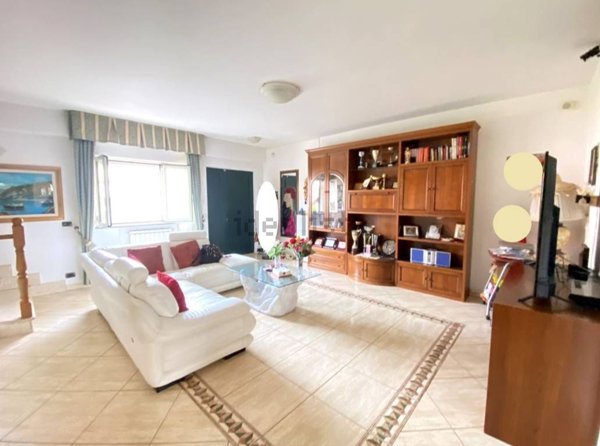 casa semindipendente in vendita a Fondi