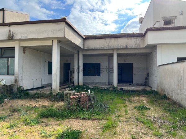 casa indipendente in vendita a Fondi in zona Salto di Fondi