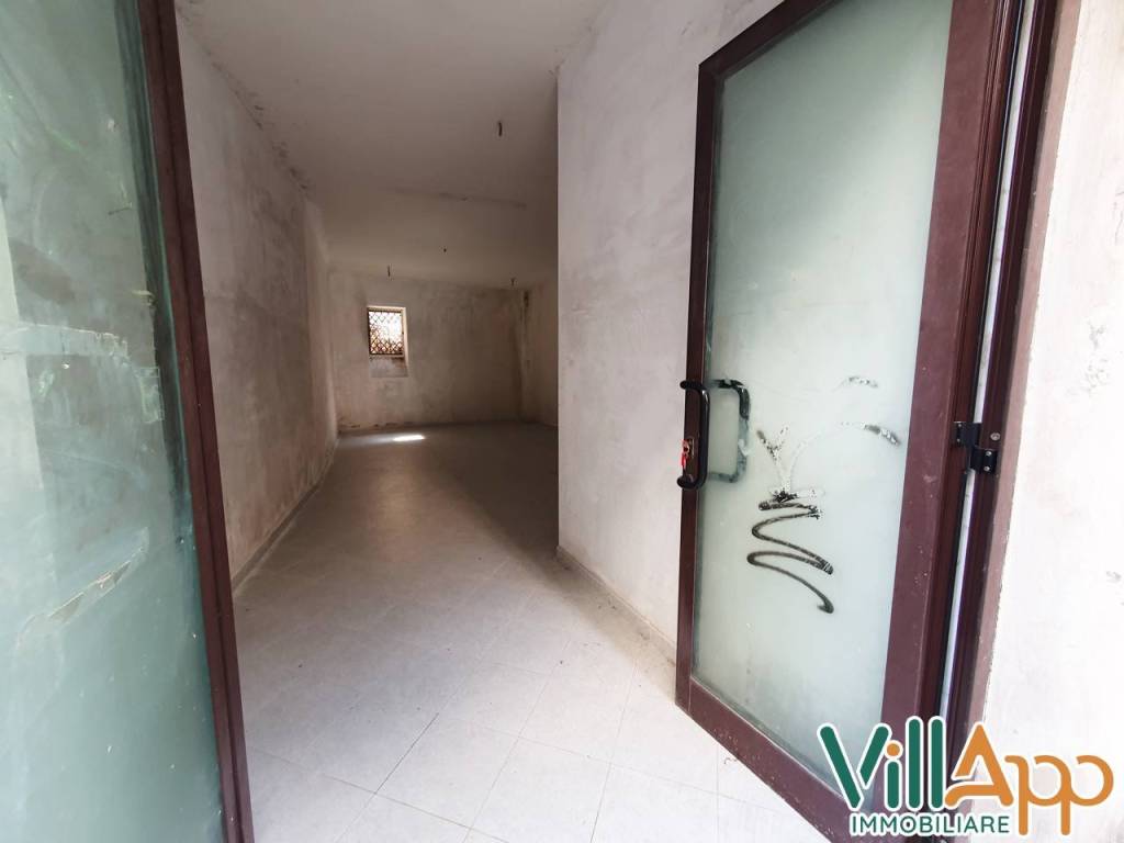 negozio in vendita a Fondi