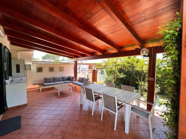 casa indipendente in vendita a Fondi in zona Rio Claro