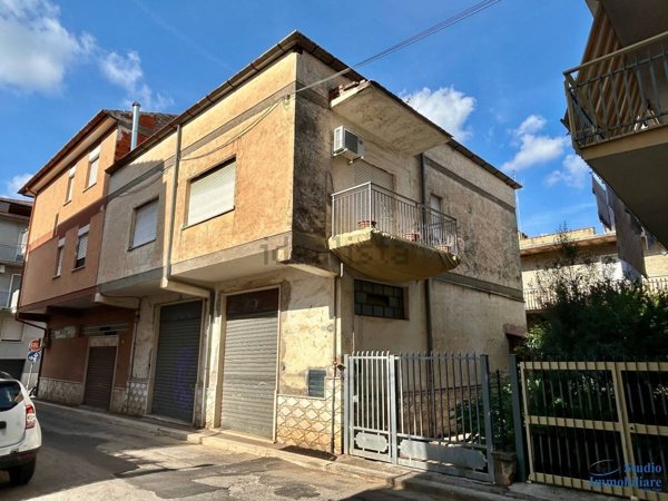 casa indipendente in vendita a Fondi