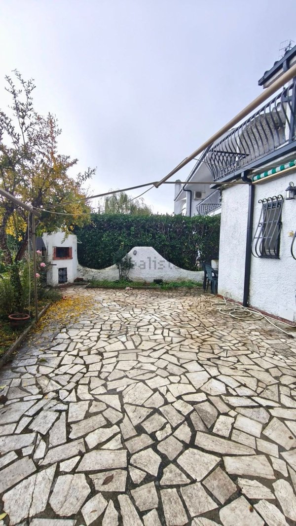 casa indipendente in vendita a Fondi