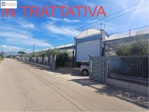 negozio in vendita a Fondi