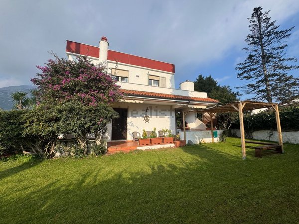 casa indipendente in vendita a Fondi