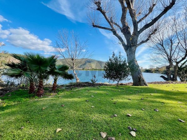 casa indipendente in vendita a Fondi