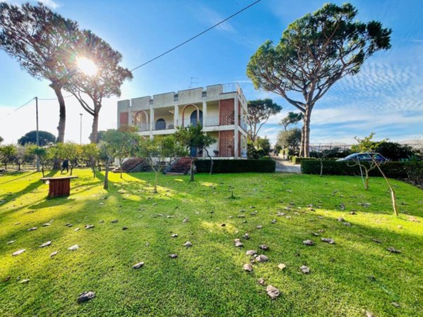 casa indipendente in vendita a Fondi