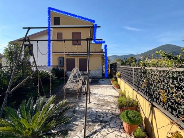 casa indipendente in vendita a Fondi