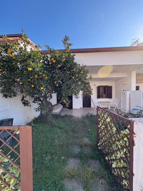 casa indipendente in vendita a Fondi