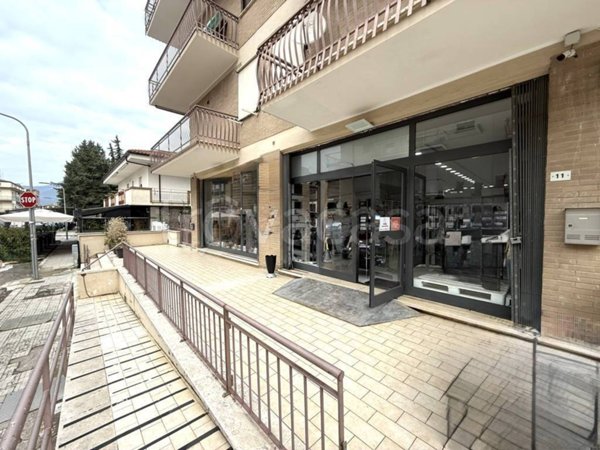 negozio in vendita a Fondi