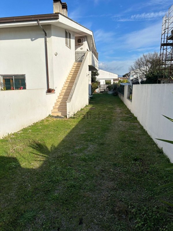 appartamento in vendita a Fondi in zona Salto di Fondi