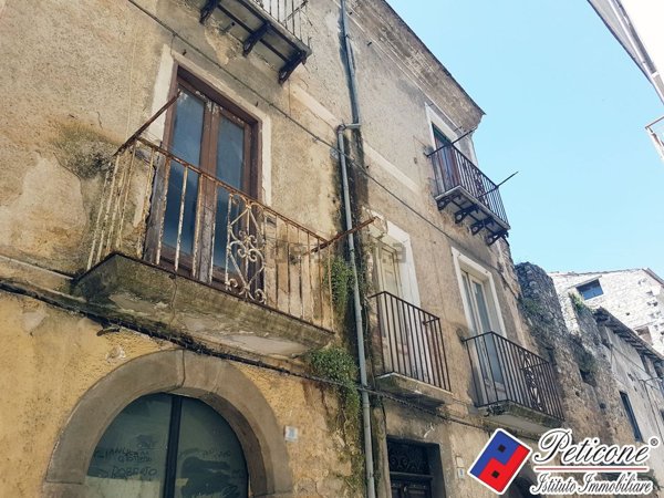 casa semindipendente in vendita a Fondi