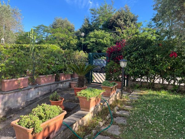 casa indipendente in vendita a Fondi