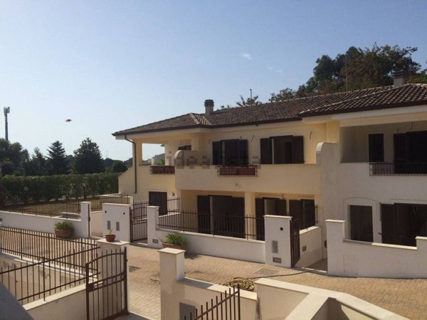 casa indipendente in vendita a Fondi