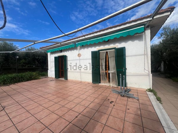 casa indipendente in vendita a Fondi