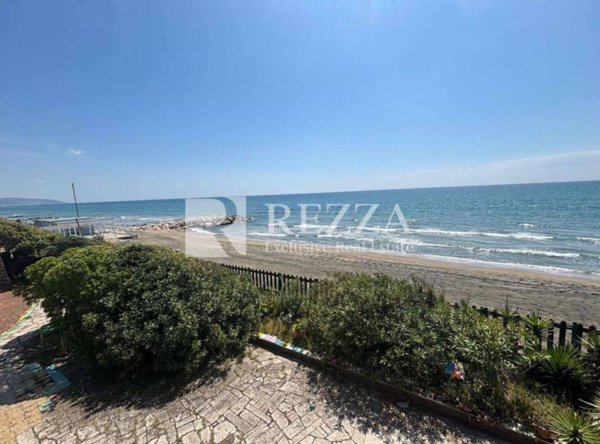 casa indipendente in vendita a Fondi in zona Salto di Fondi