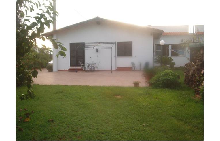 casa indipendente in vendita a Fondi in zona Salto di Fondi