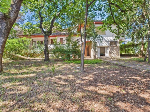 casa indipendente in vendita a Fondi in zona Rio Claro