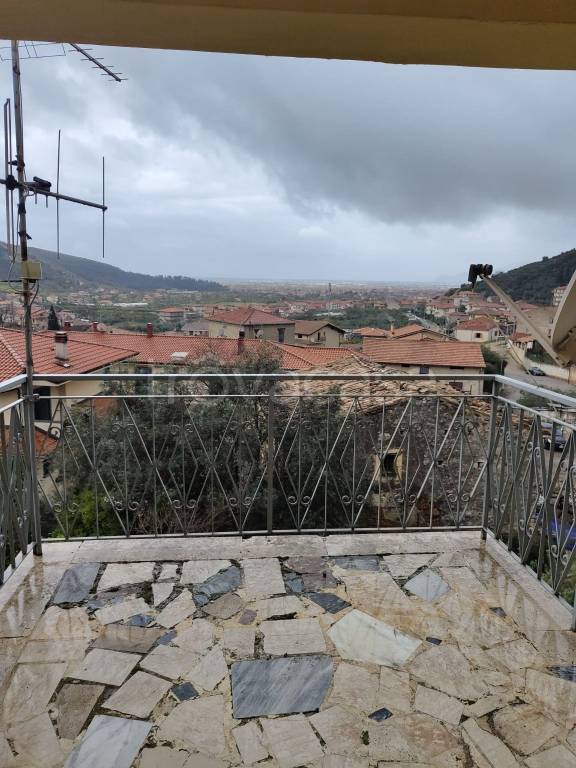 casa indipendente in vendita a Fondi in zona Querce