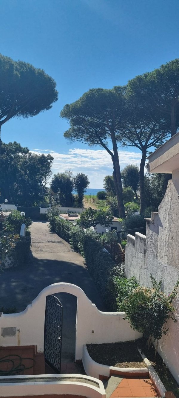 casa indipendente in vendita a Fondi