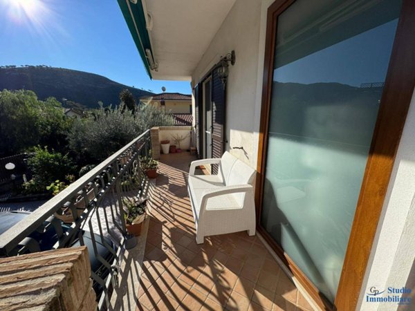 casa indipendente in vendita a Fondi in zona Querce