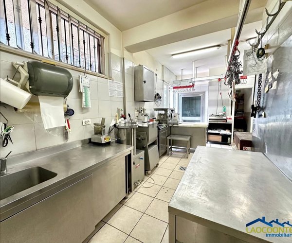 locale commerciale in vendita a Fondi