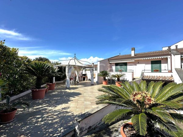 casa indipendente in vendita a Fondi