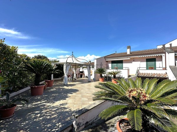 casa indipendente in vendita a Fondi