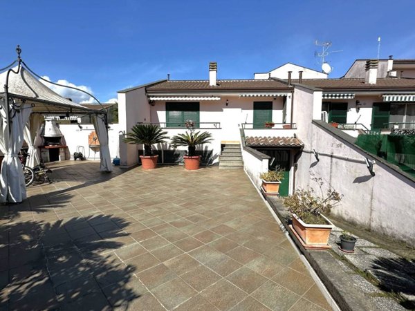 casa indipendente in vendita a Fondi