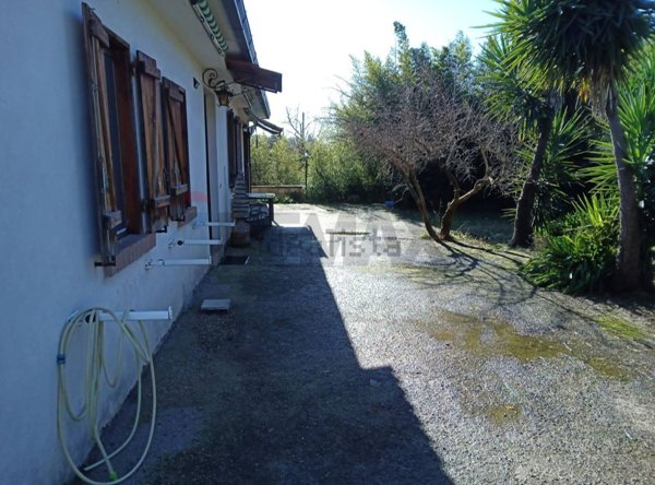 casa indipendente in vendita a Fondi