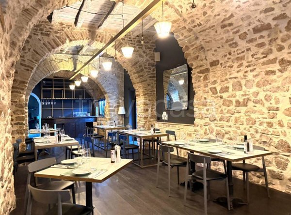 negozio in vendita a Fondi