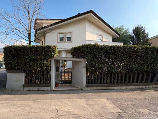 casa indipendente in vendita a Fondi