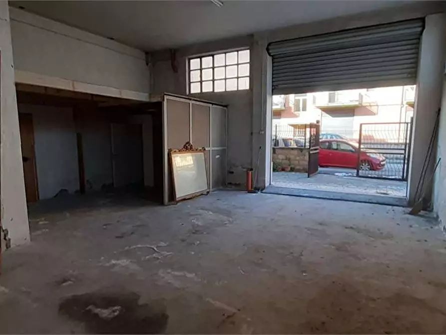 locale di sgombero in vendita a Fondi