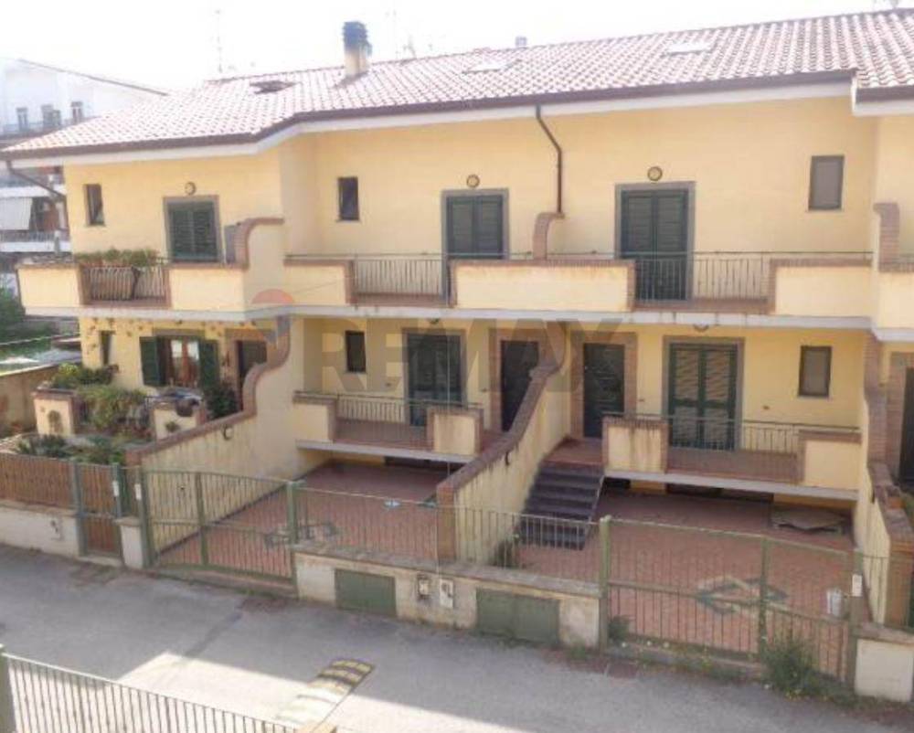 casa indipendente in vendita a Fondi