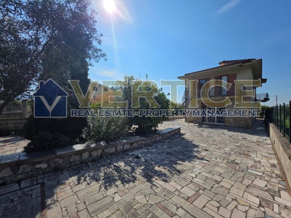 casa indipendente in vendita a Fondi