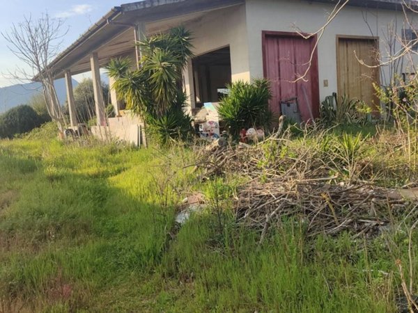 locale commerciale in vendita a Fondi