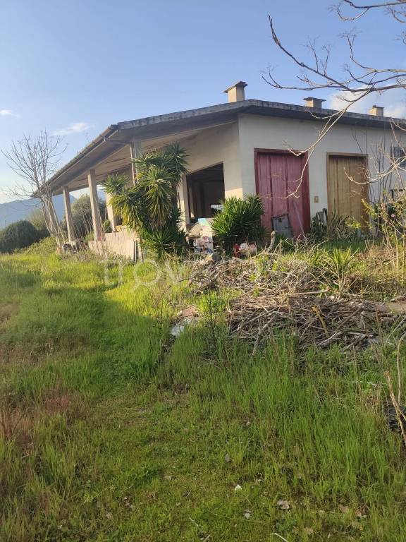 locale commerciale in vendita a Fondi