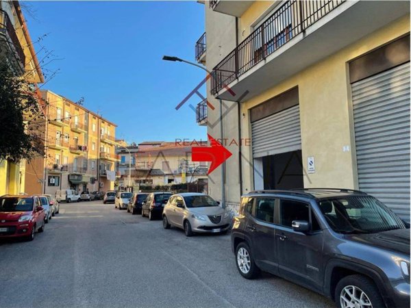 locale commerciale in vendita a Fondi