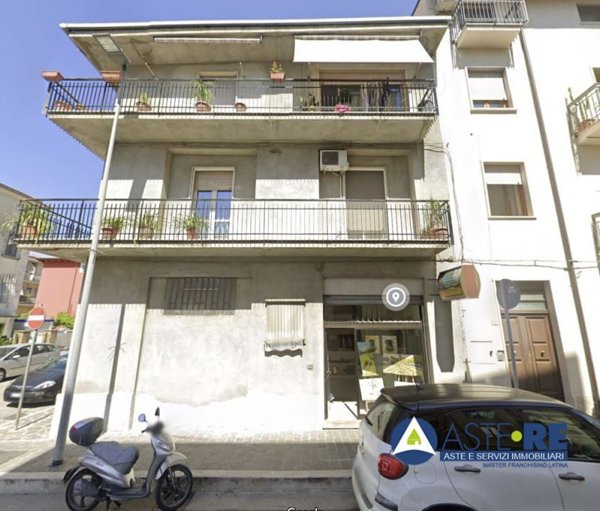 locale commerciale in vendita a Fondi