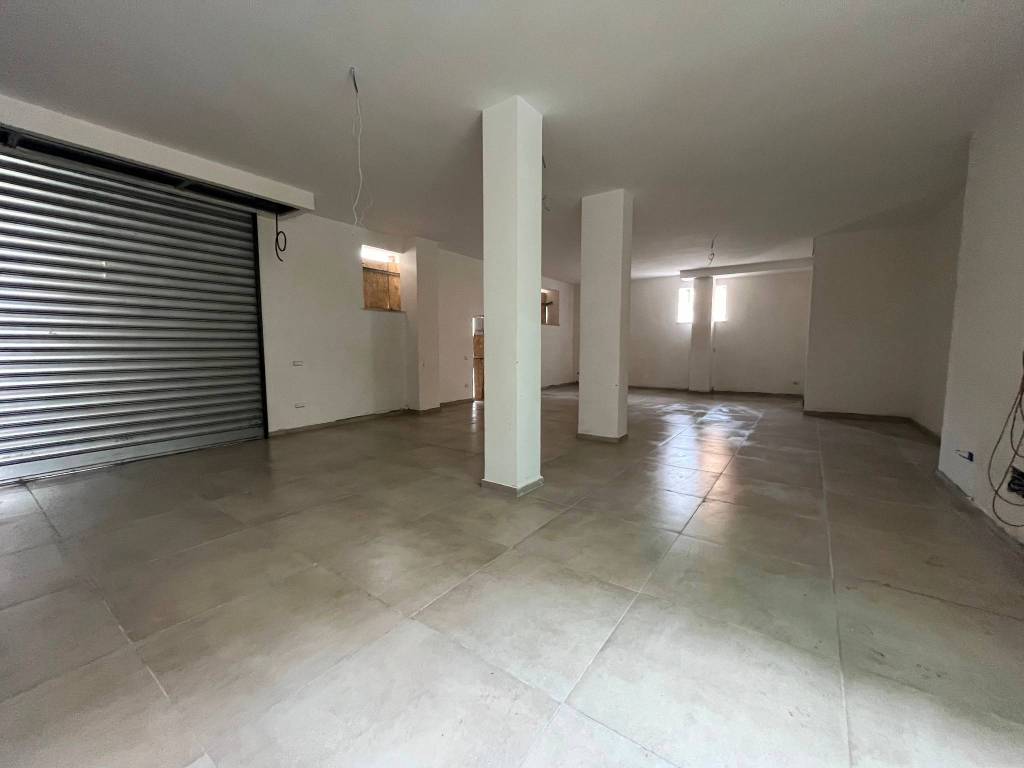 negozio in vendita a Fondi