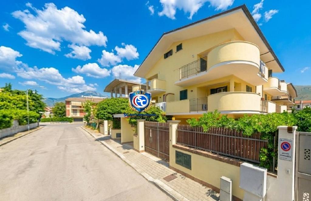 casa indipendente in vendita a Fondi