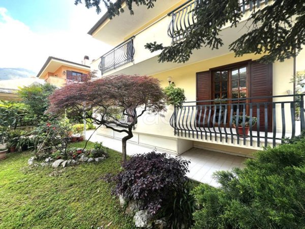 casa indipendente in vendita a Fondi in zona Querce