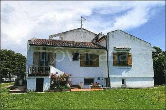 casa indipendente in vendita a Fondi